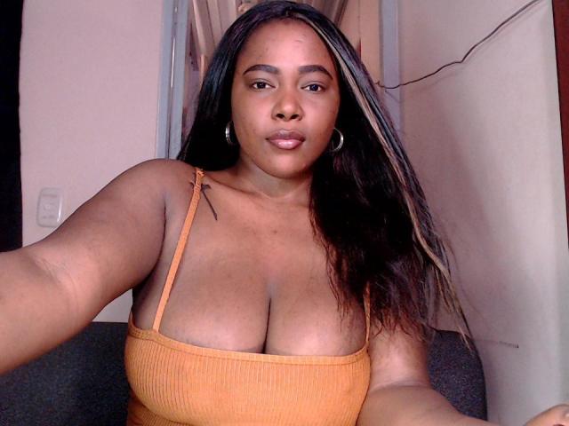 EmiraHot - Live porn &amp; sex cam - 15863970