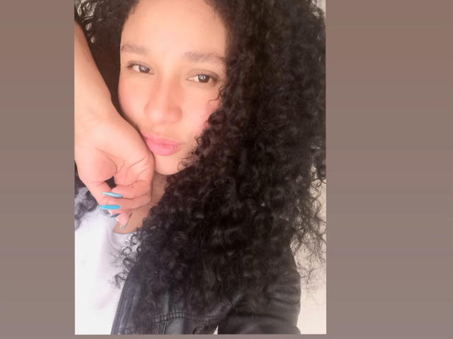 MelaniMouille - Sexe cam en vivo - 15867110