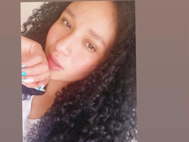 MelaniMouille - Live sex cam - 15867114