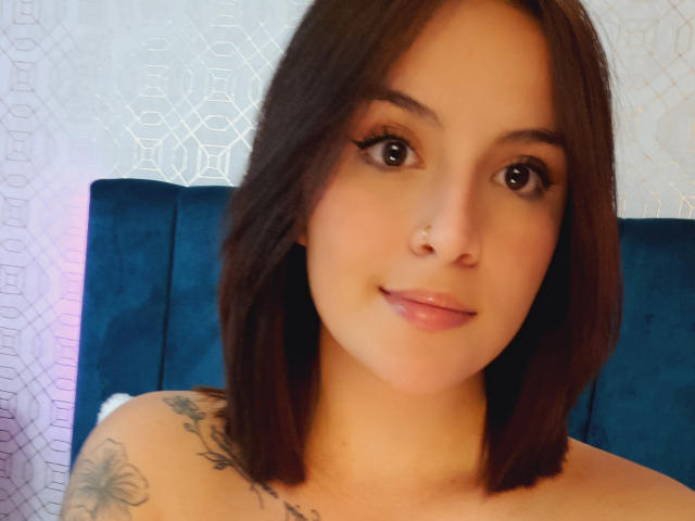 EmilyBrrown - Camera khiêu dâm &amp; quyến rũ trực tiếp - 15874438