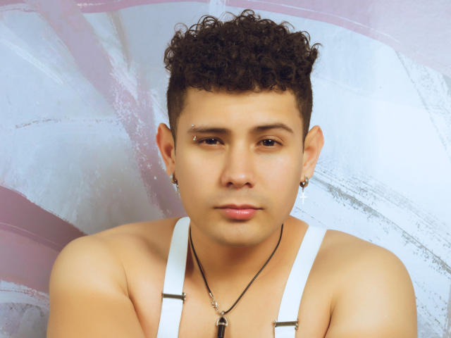 AlexiSpears - Live porn &amp; sex cam - 15893162