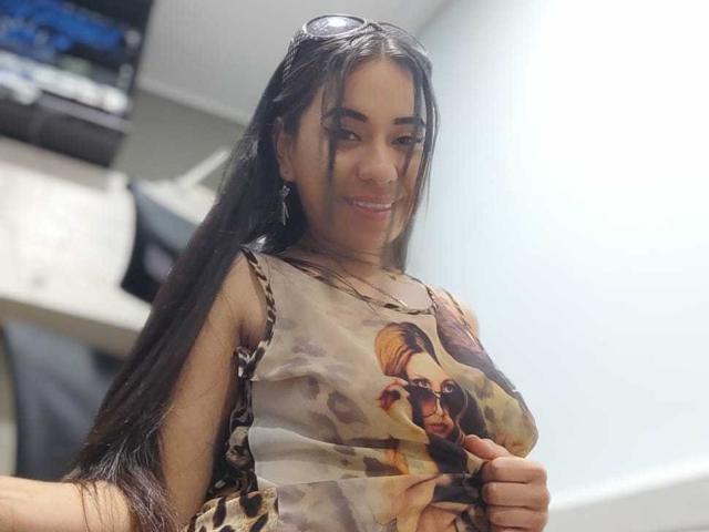 CloeMullerX - Live sex cam - 15899490