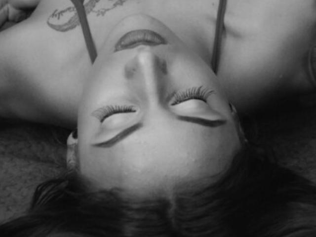 MiaResinfull - Live sex cam - 15939014