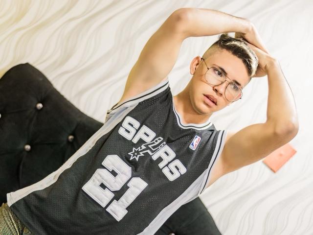 JeanCamilo - Live porn &amp; sex cam - 15941706