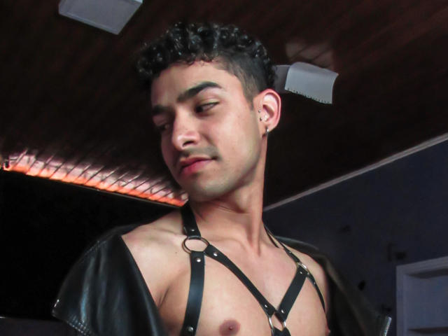 BrianSmith - Live Sex Cam - 15944622