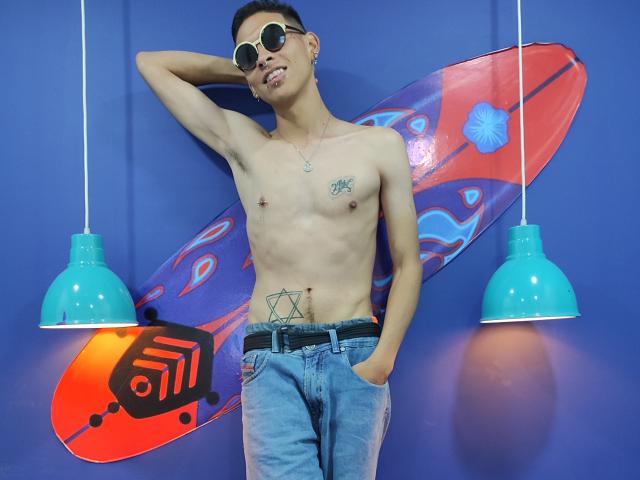 ChrisVersas - Live Sex Cam - 15948934