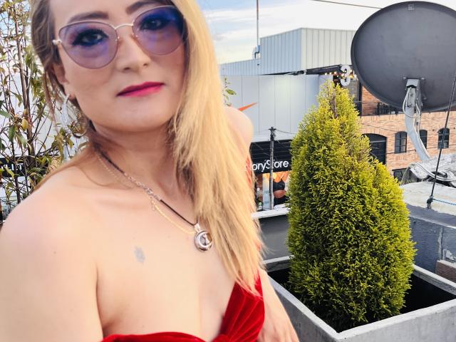 LucyRosiekus - Live sex cam - 15965066