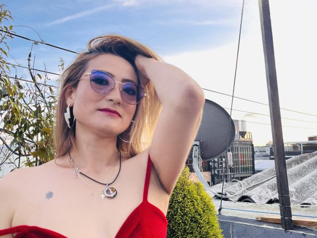 LucyRosiekus - Sexe cam en vivo - 15965070