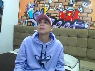 ChrisVersas - Live Sex Cam - 15973890