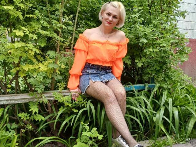AlbinaFunny - Live Sex Cam - 15976098