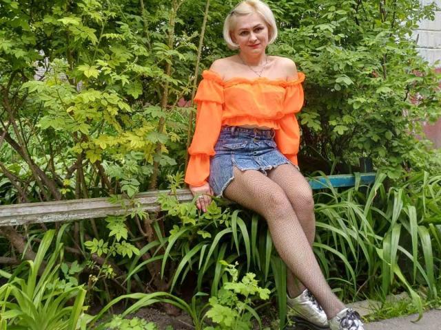 AlbinaFunny - Live Sex Cam - 15976114
