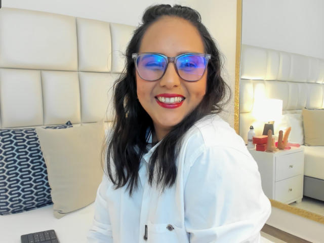 KendalReus - Live sex cam - 15976274