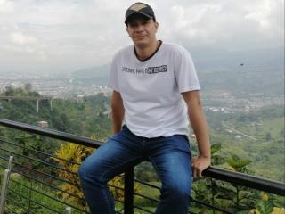 AntonyRousseI - Sexe cam en vivo - 15979490