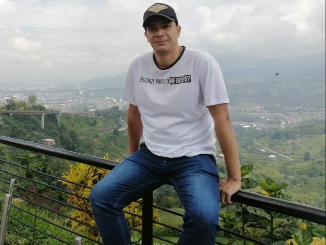AntonyRousseI - Sexe cam en vivo - 15979490