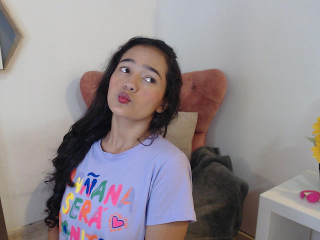 KarlyeKroes - Sexe cam en vivo - 15992874