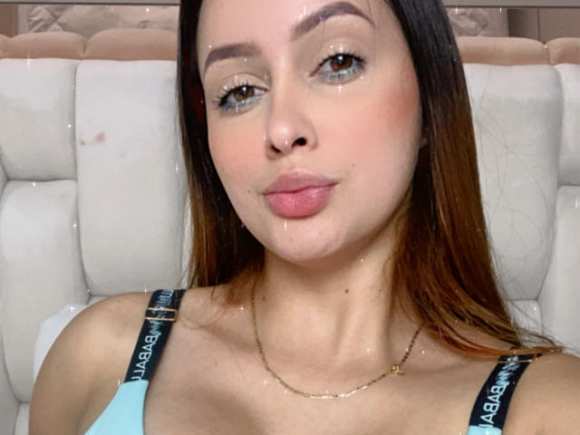 EmilyParkerr - Élő pornó és szexkamera - 16004346