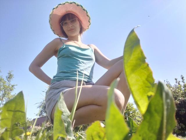 KiraGoldens - Live porn &amp; sex cam - 16015414