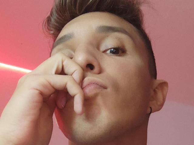 CollinsAngelo - Live porn &amp; sex cam - 16019930