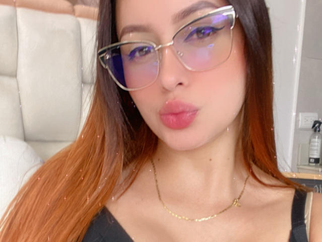 EmilyParkerr - Élő pornó és szexkamera - 16038166