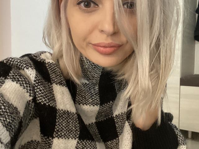 DouceAmelia - сексуальная веб-камера в реальном времени - 16039494