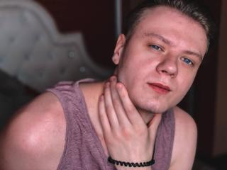 LouissCage - Live porn & sex cam - 16044038