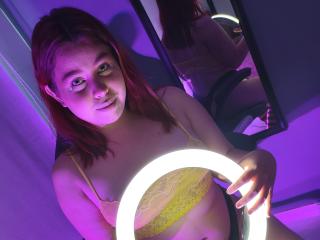 MartinaYoung - Sexe cam en vivo - 16078986