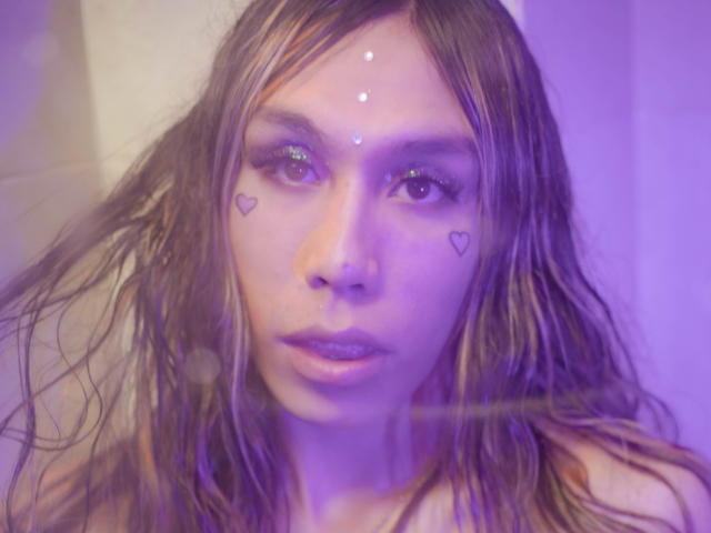 GeraldineSuaan - Live Sex Cam - 16084250