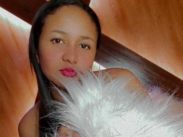 SaraBeckett - Élő pornó és szexkamera - 16086462