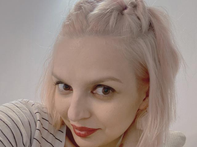 DouceAmelia - Live sex cam - 16107162