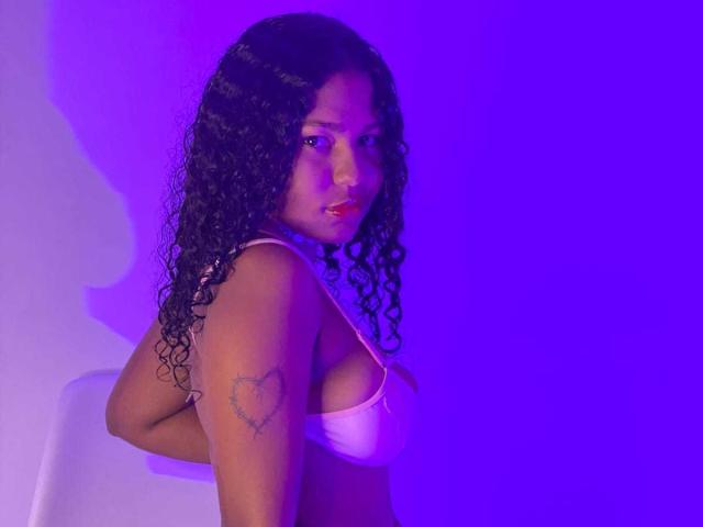 StripBrunnette - Sexe cam en vivo - 16126706