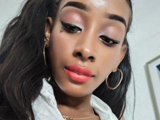 LarissaWilson - Live sex cam - 16131474