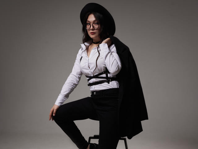 NicoleBriggs - Live Sex Cam - 16131918