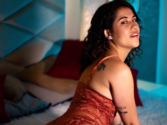 DeniseVarisov - Live Sex Cam - 16136066