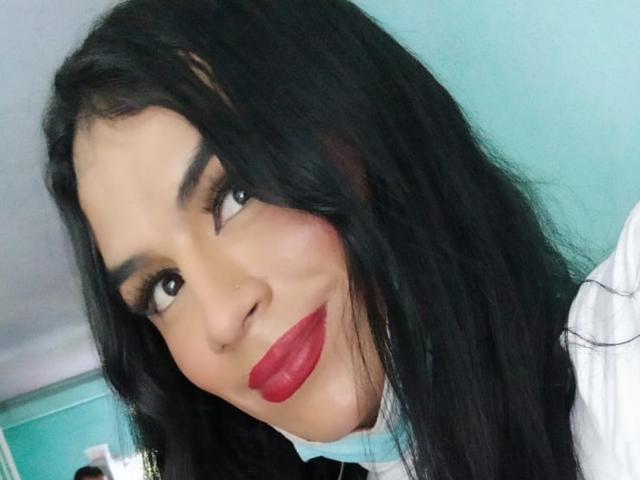 MikeyllaFoxT - Live sexe cam - 16150170