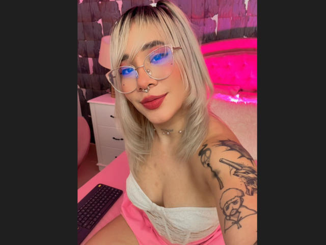 AliPink - Live porn &amp; sex cam - 16180258