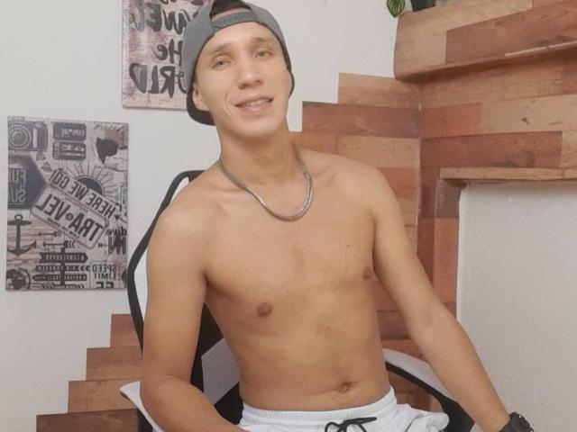 CollinsAngelo - Live porn &amp; sex cam - 16266850
