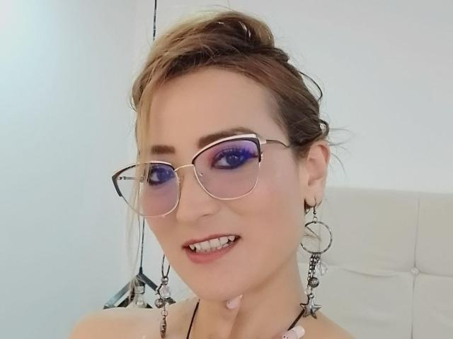 LucyRosiekus - Live Sex Cam - 16313678