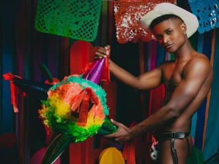 AronWills - Live porn &amp; sex cam - 16331762