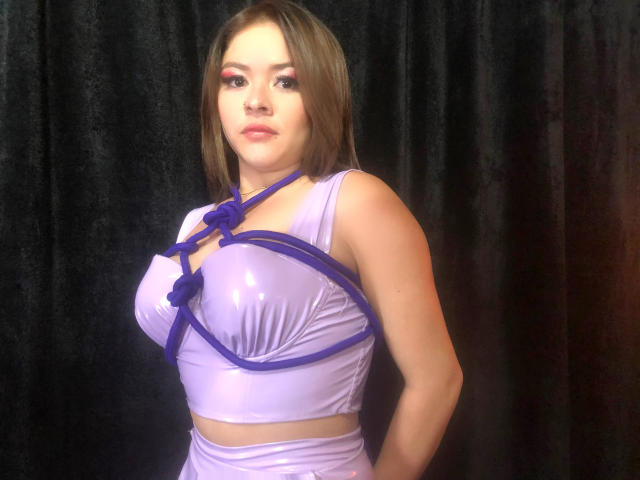 NicoleHodgson - Live sex cam - 16347714