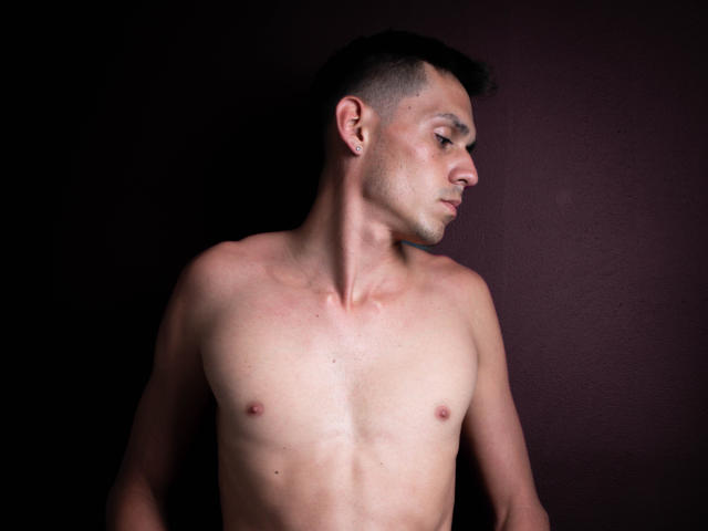 ElCharmo69 - Live Sex Cam - 16354342