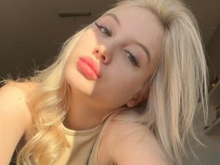 BellaBlondieMiss - Live Sex Cam - 16362186