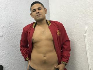 ZeusLuv - Live sex cam - 16362266