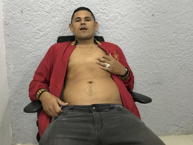 ZeusLuv - Live sex cam - 16362270