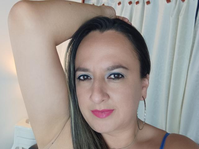 CharlizeLegs - Live sex cam - 16363318