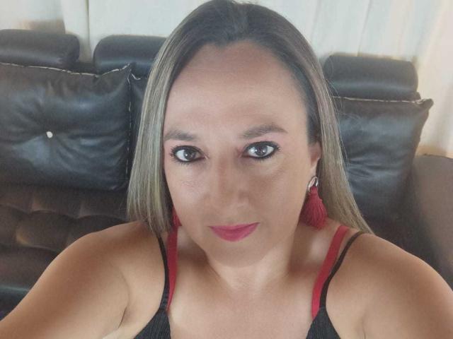 CharlizeLegs - Live Sex Cam - 16363390