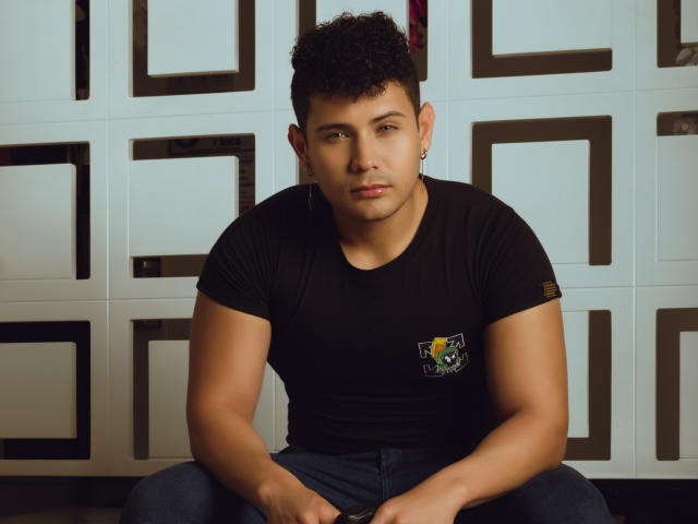 AlexiSpears - Live Sex Cam - 16370786