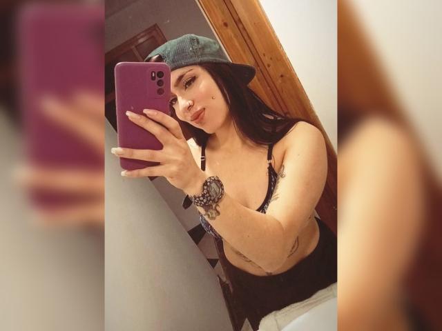 JulianaPrestonn - Live sex cam - 16383846