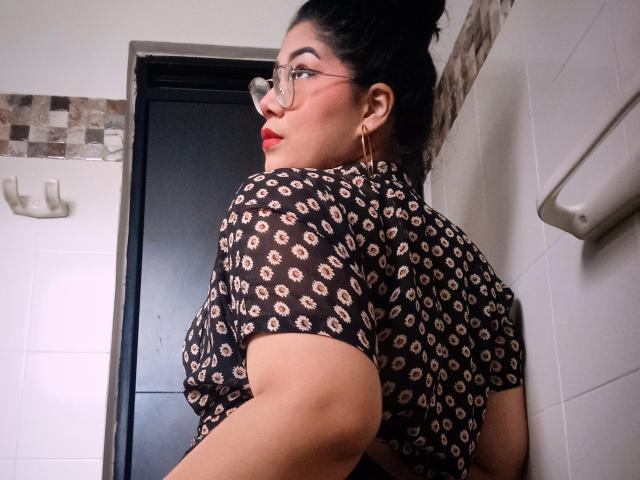 AlessaJames - Live Sex Cam - 16385830