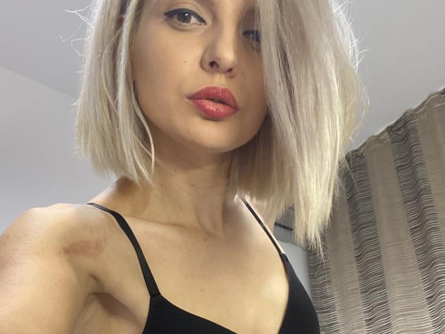 DouceAmelia - Live porn &amp; sex cam - 16390506
