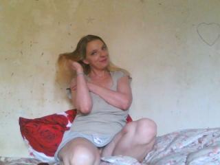 BlondyMarianne - Live Sex Cam - 16403526